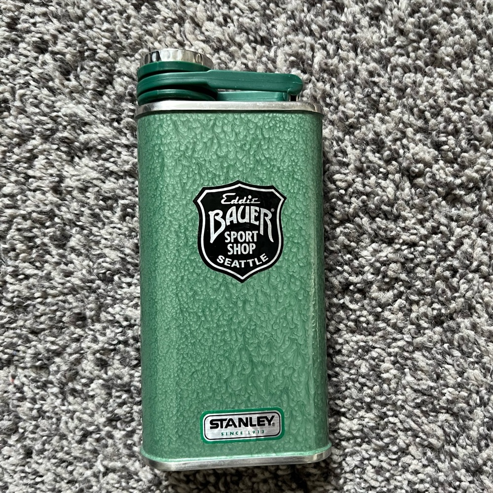Stanley 8 oz flask.